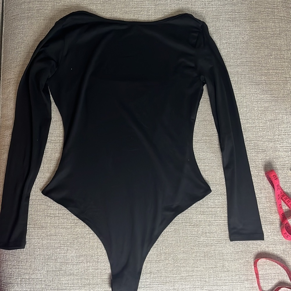 ⭐️ Fjun Black Bodysuit with Square neckline- size Large - Picture 7 of 7